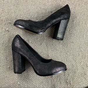 ISOLA block heel pump